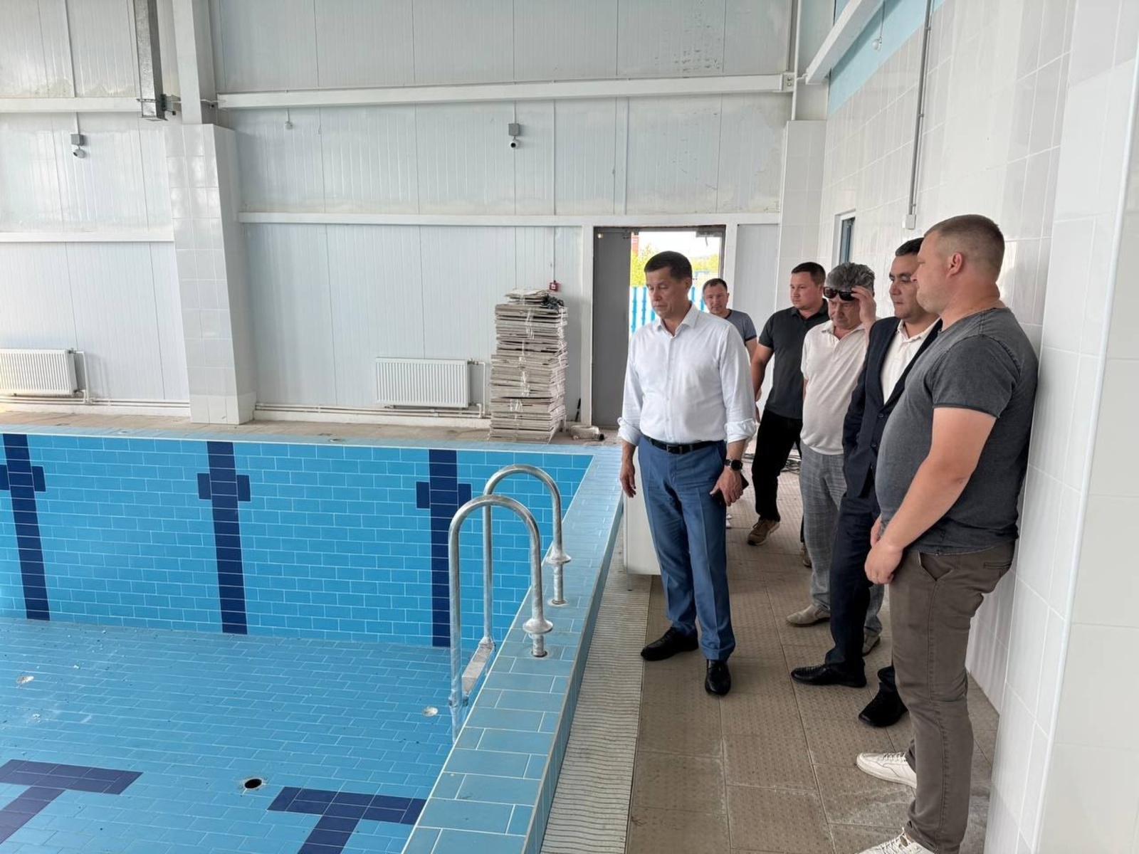 Вызывает сомнение принятое прежним руководством решение о строительства бассейна