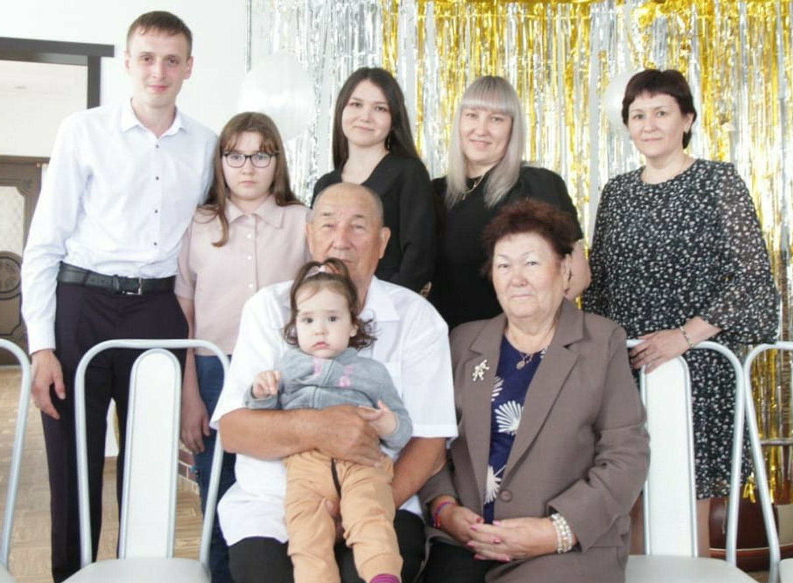 Иң изге, иң йылы теләктәребеҙҙе юллайбыҙ!