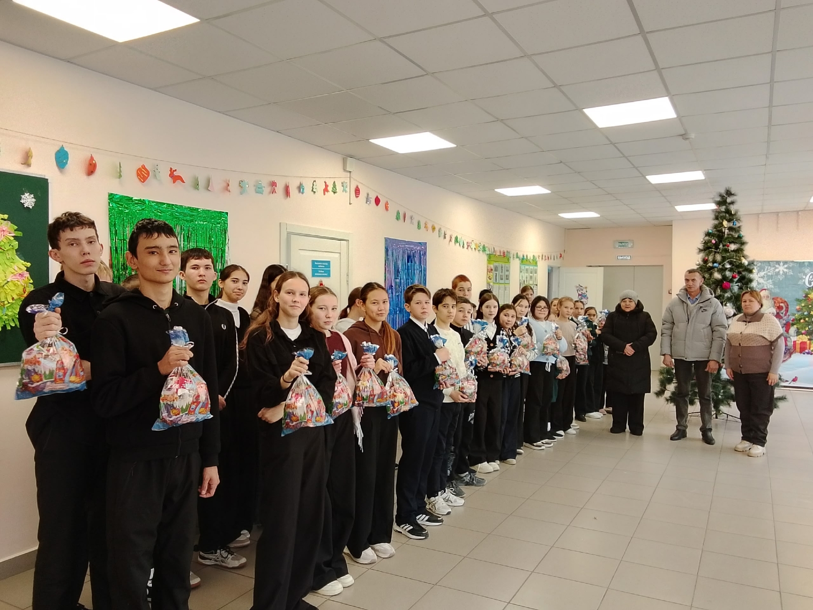 Мы очень благодарны нашим Дедам Морозам!