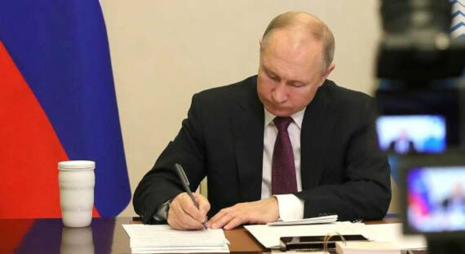 Путин подписал указ о единовременной выплате военнослужащим 195 000 рублей