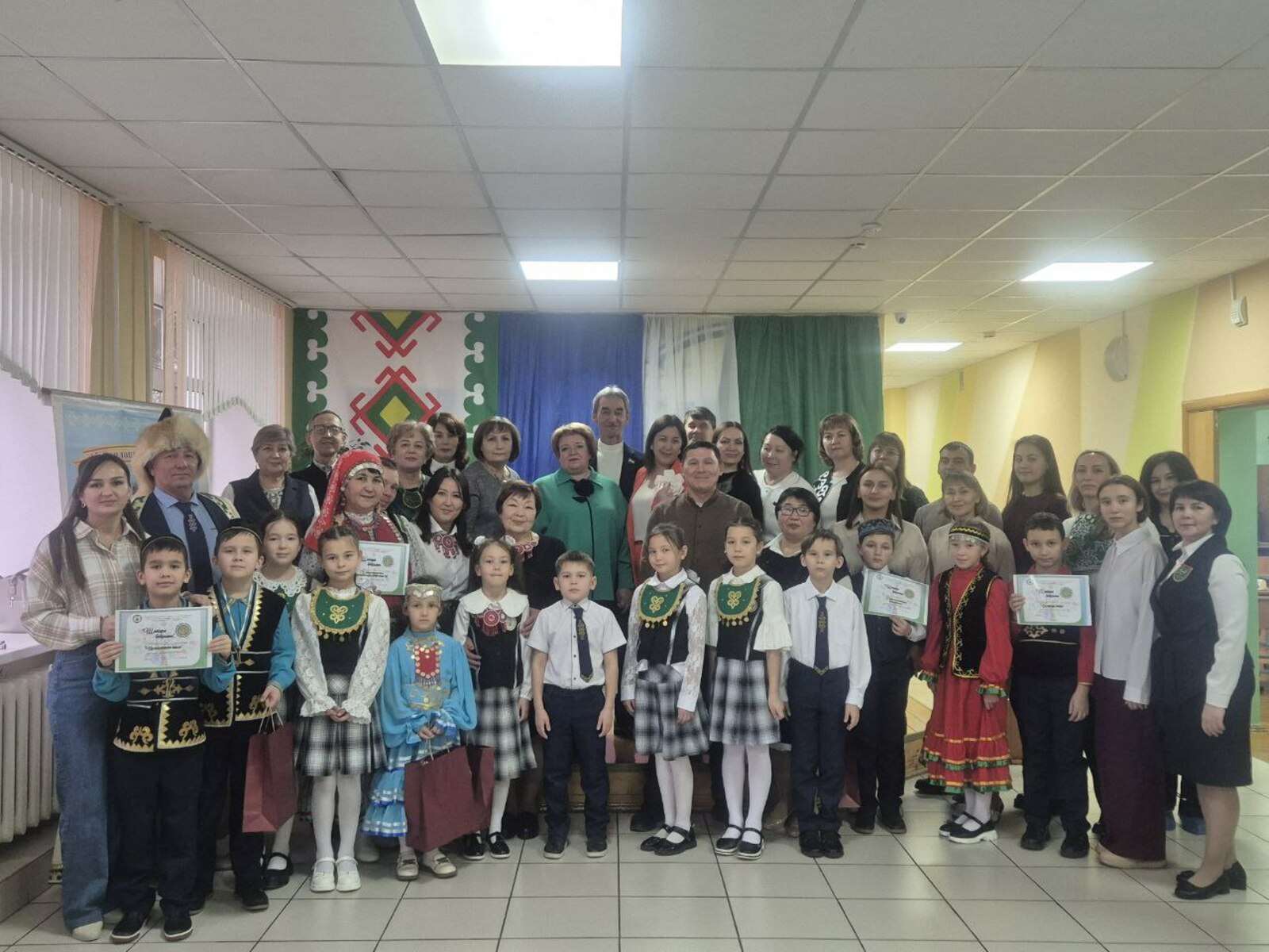 Балалар баҡсаһында дүртәү ине, мәктәптә бишәү