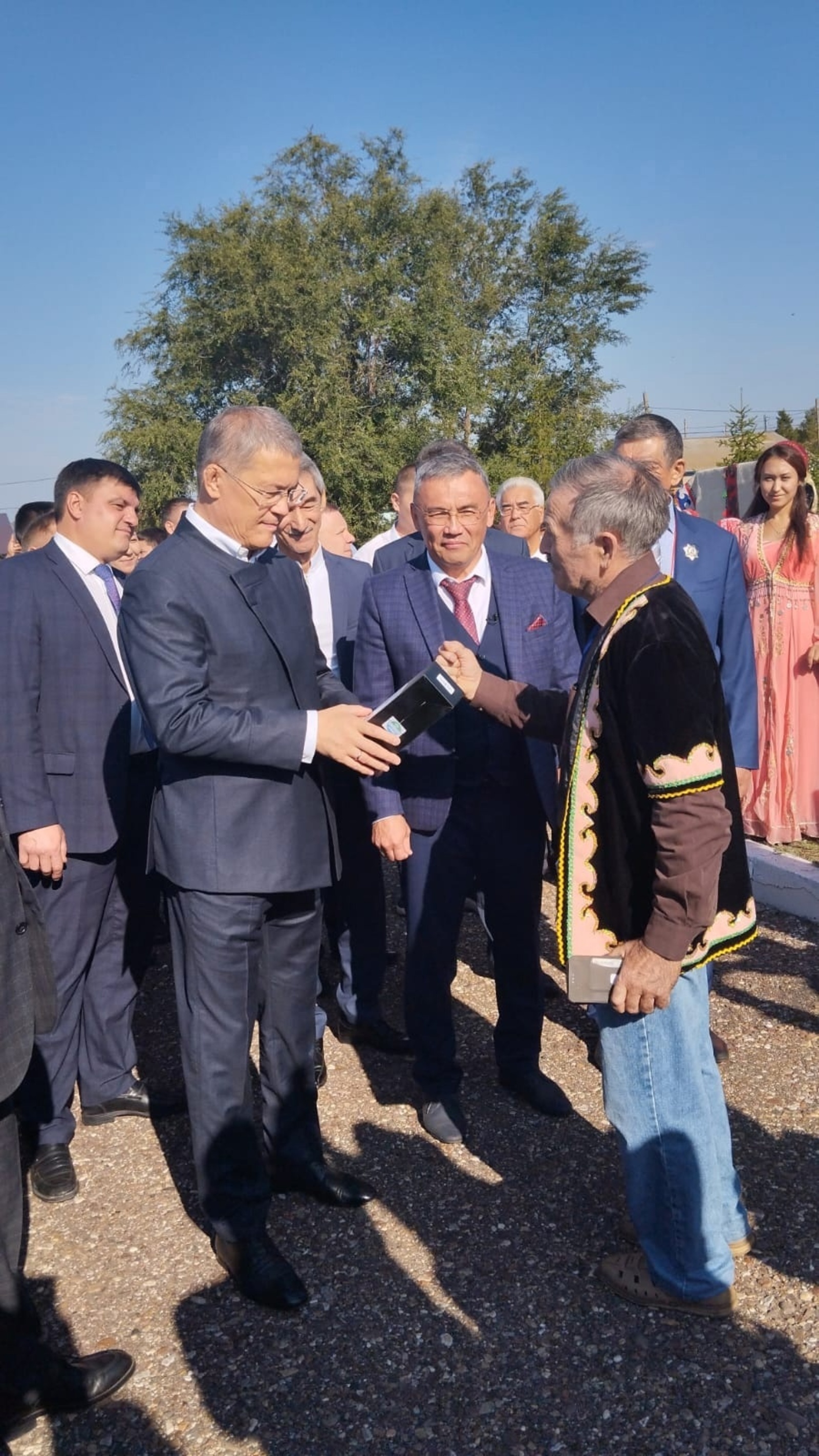 Беҙгә Хәбиров килә