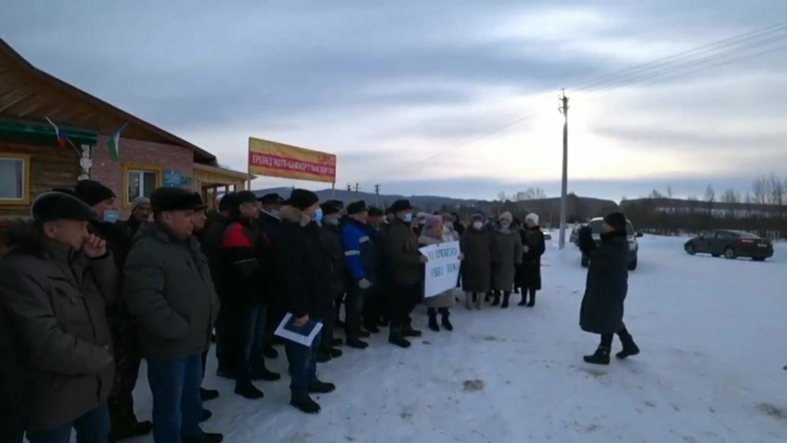 Жители трех деревень Ишимбайского района Башкирии выступили против предоставления земли для французских пчеловодов
