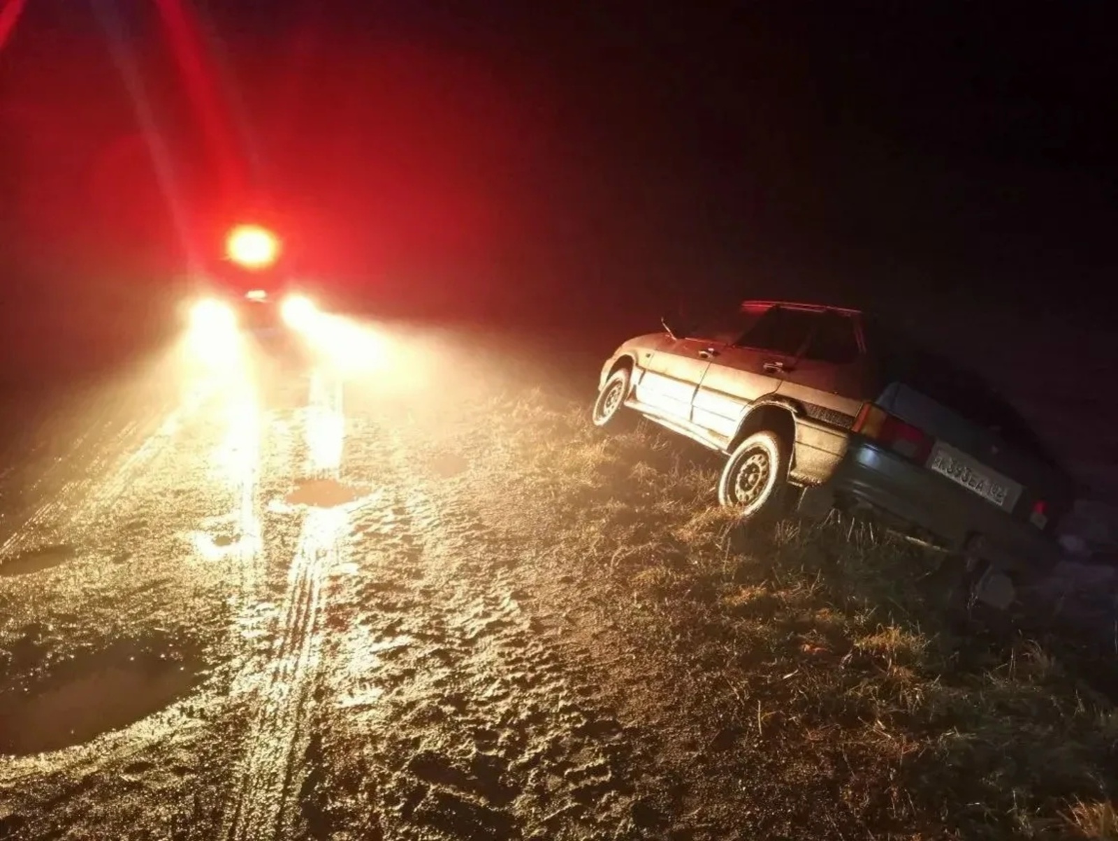 В Башкирии сотрудники ДПС оказали помощь пожилому мужчине, попавшему в беду