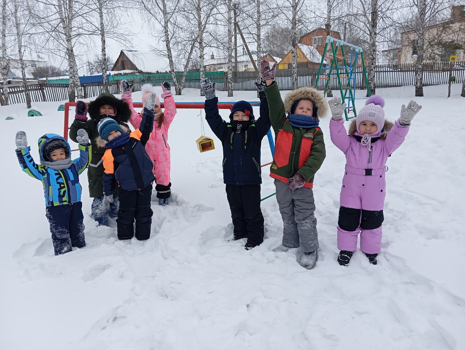 Маленькие сердца, большие дела: в Таймасово дети сами мастерили кормушки