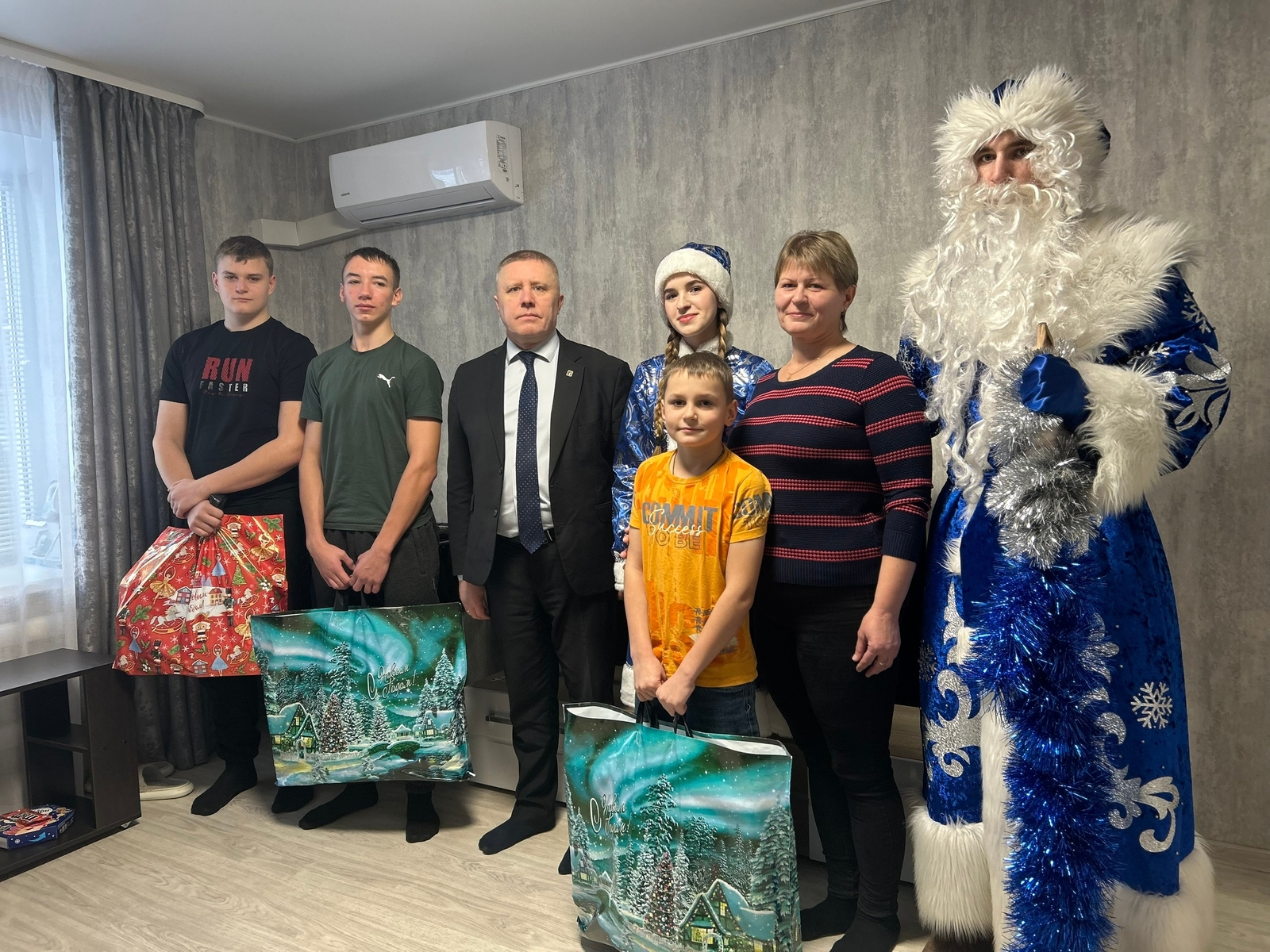 Яңы йыл байрамы менән, Күмертау ҡалаһы халҡы!