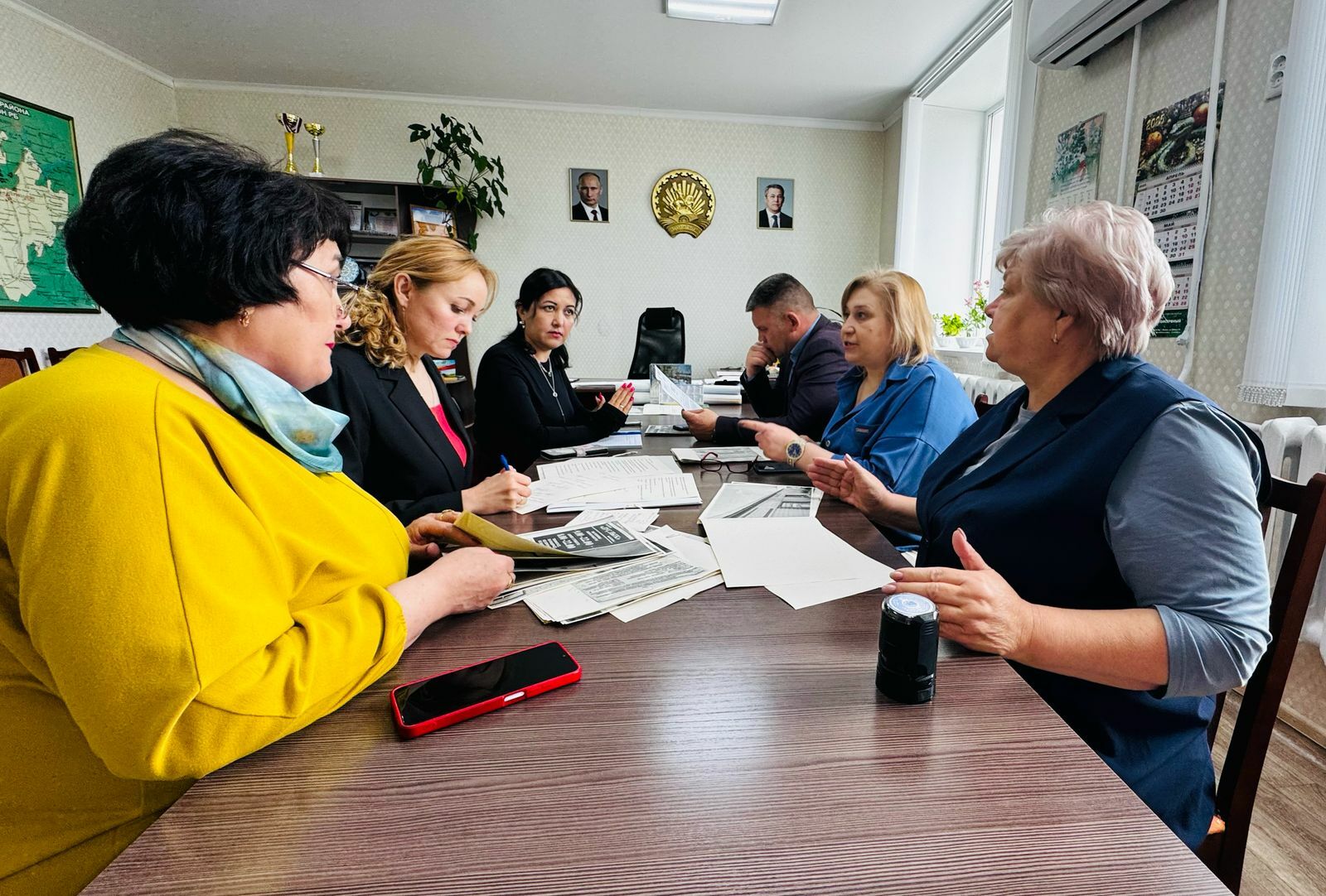 Ике ҡыҙ артынан