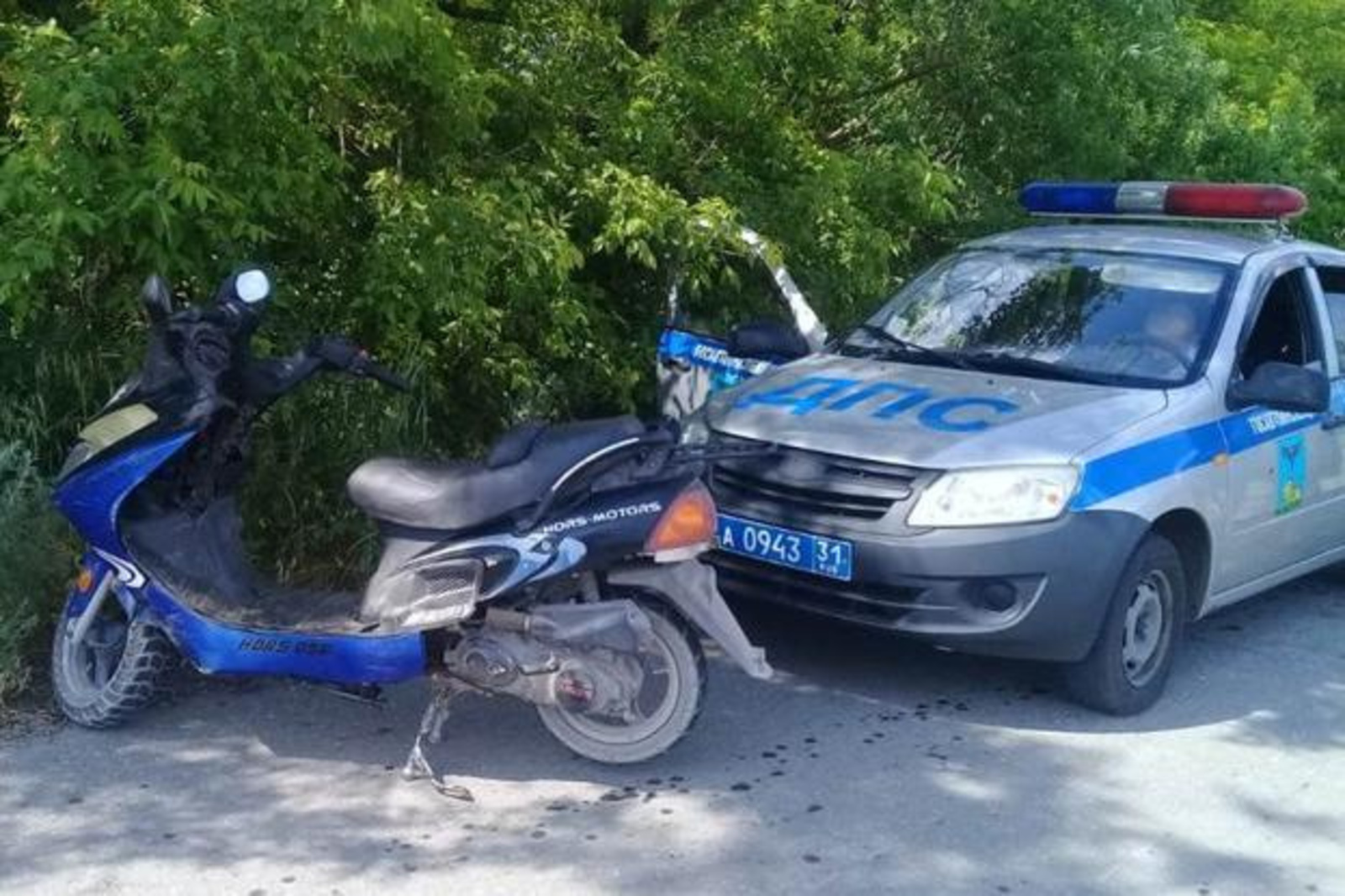 В Ермолаево женщина кинула в сотрудника ДПС кусок асфальта