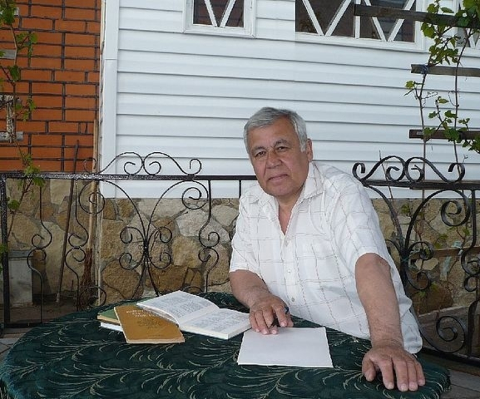 Бәхил бул, Малбай