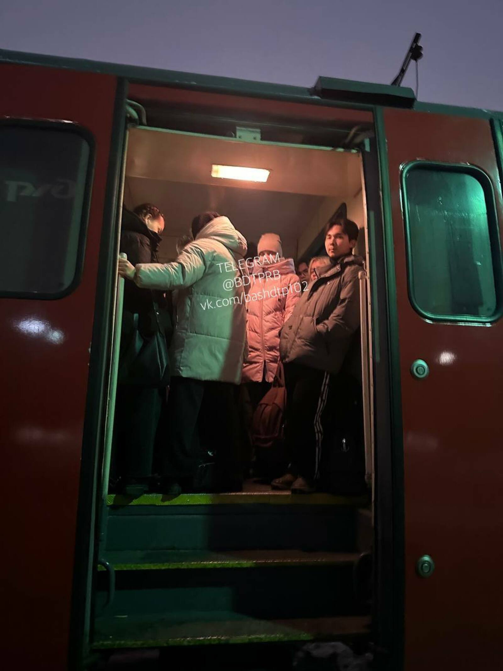 "Ласточка" Уфа-Кумертау: Праздничный ажиотаж или системная проблема?