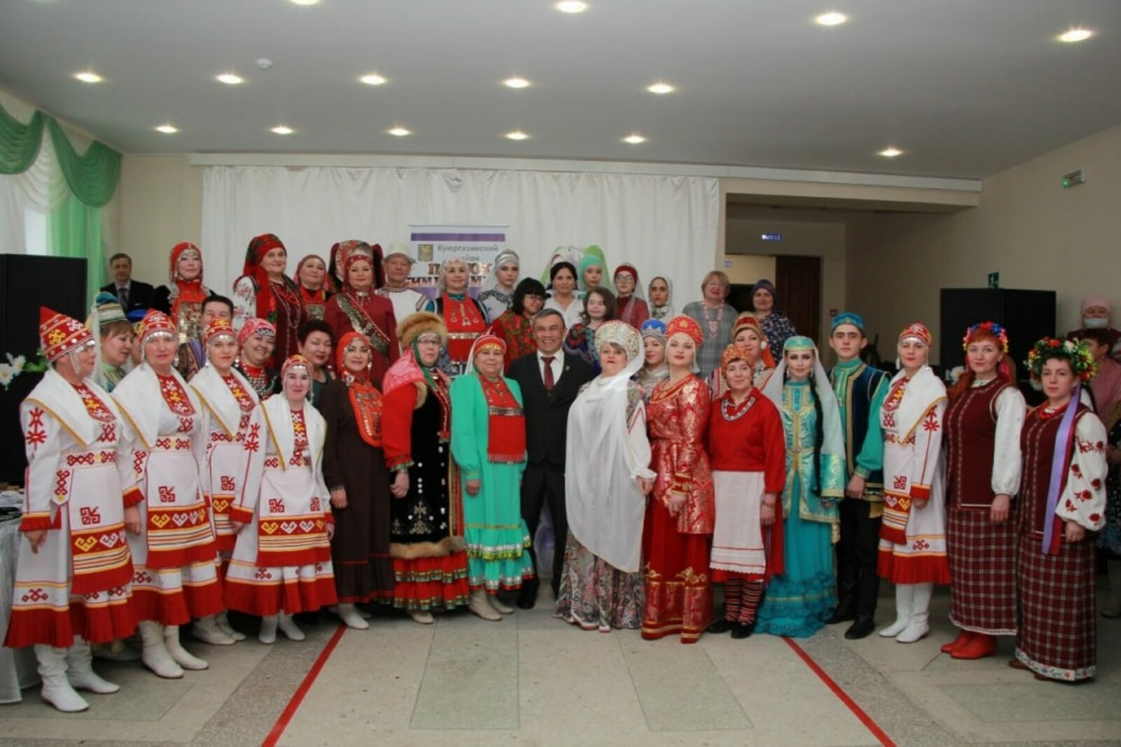 Киткеләрем килмәй яныңдан