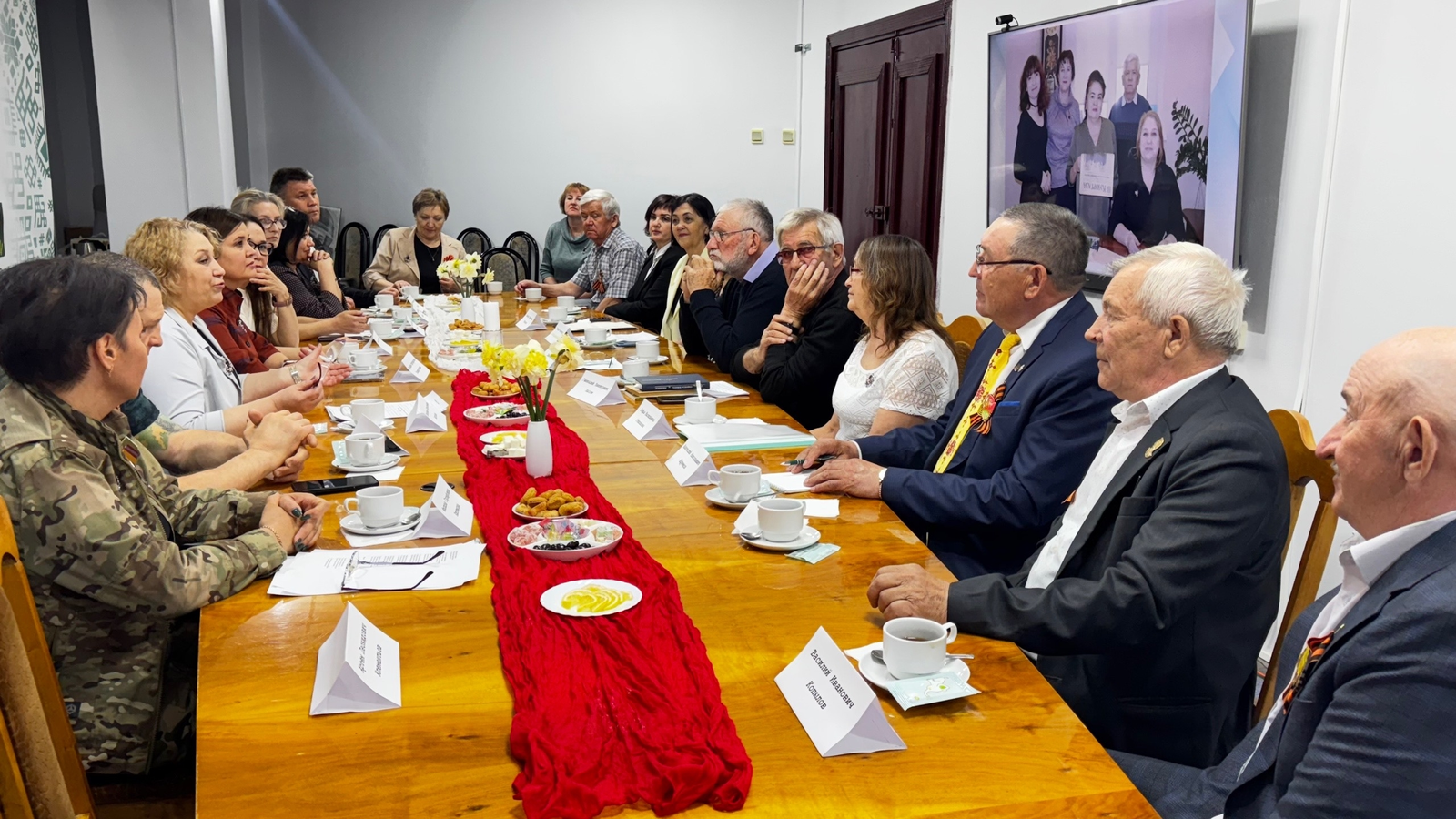 Ғәли йәнәптәргә баш эйеү