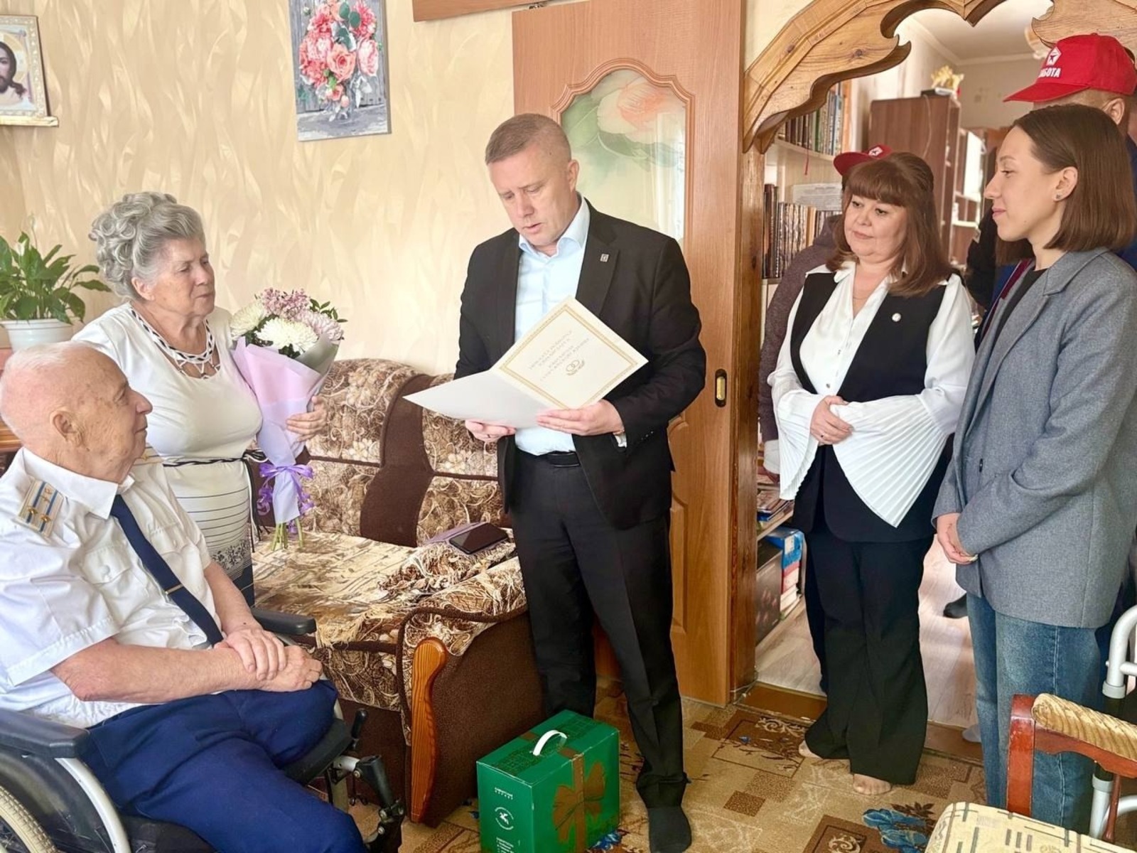 Бриллиантовые юбиляры Ефремовы отметили 60-летие семейной жизни