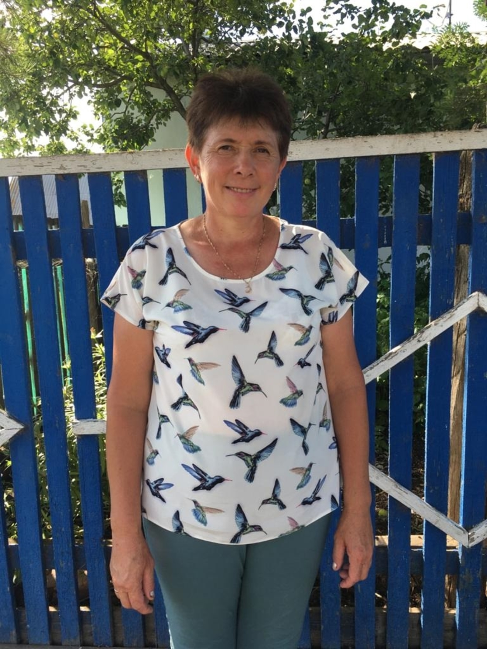 Күктән ҡояш балҡып торһон нурҙар һибеп йөҙөңә