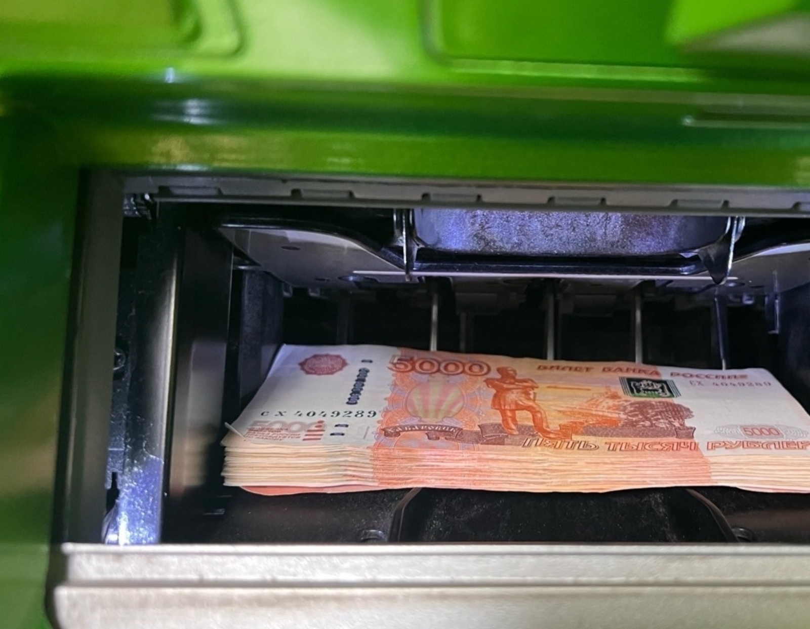 В Кумертау мать и сын перевели мошенникам более 5 млн рублей