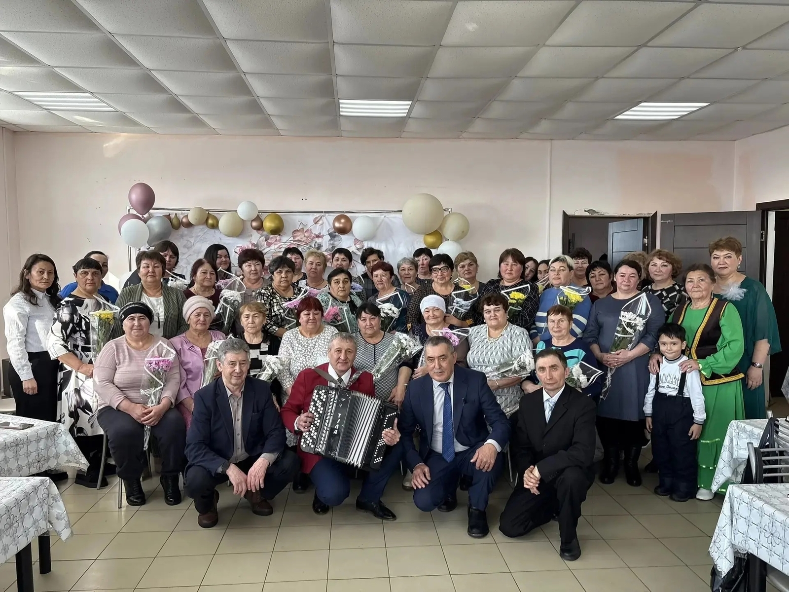 Концерт позволил милым дамам на время отвлечься от тревог