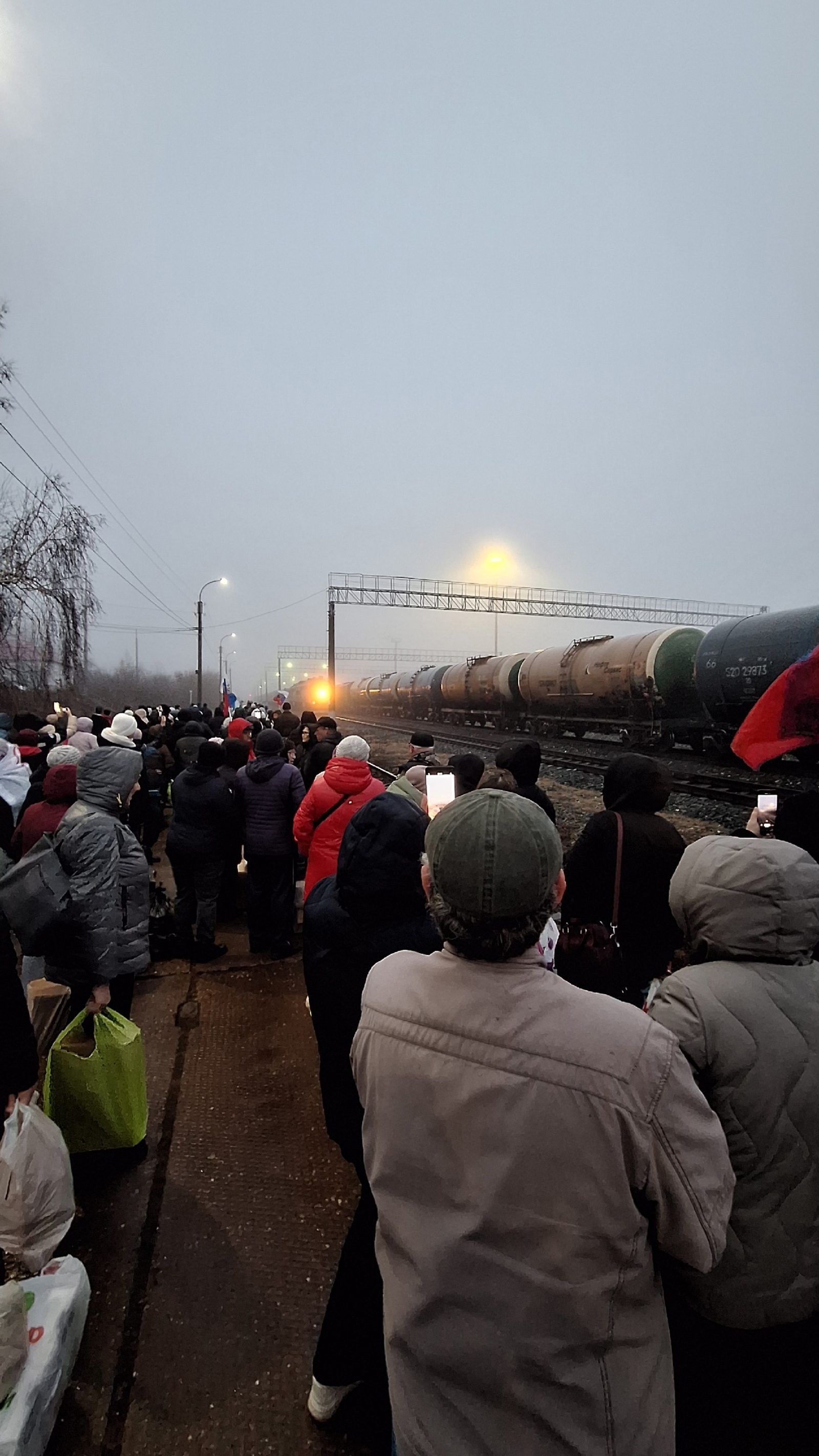 Хәрби поезд үтә тип ишеткәс...