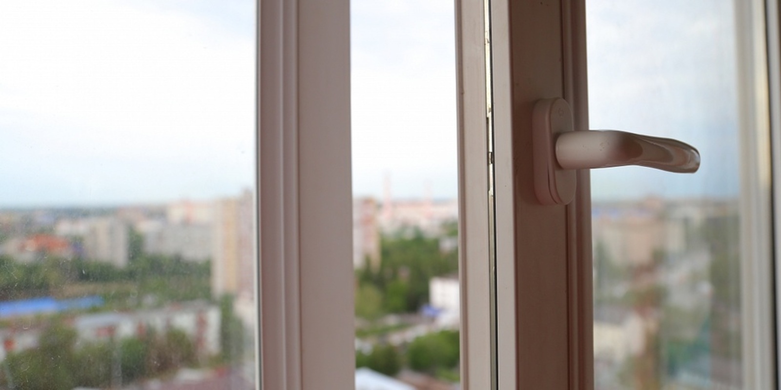 Мама уснула: подробности гибели выпавшего из окна малыша в Кумертау