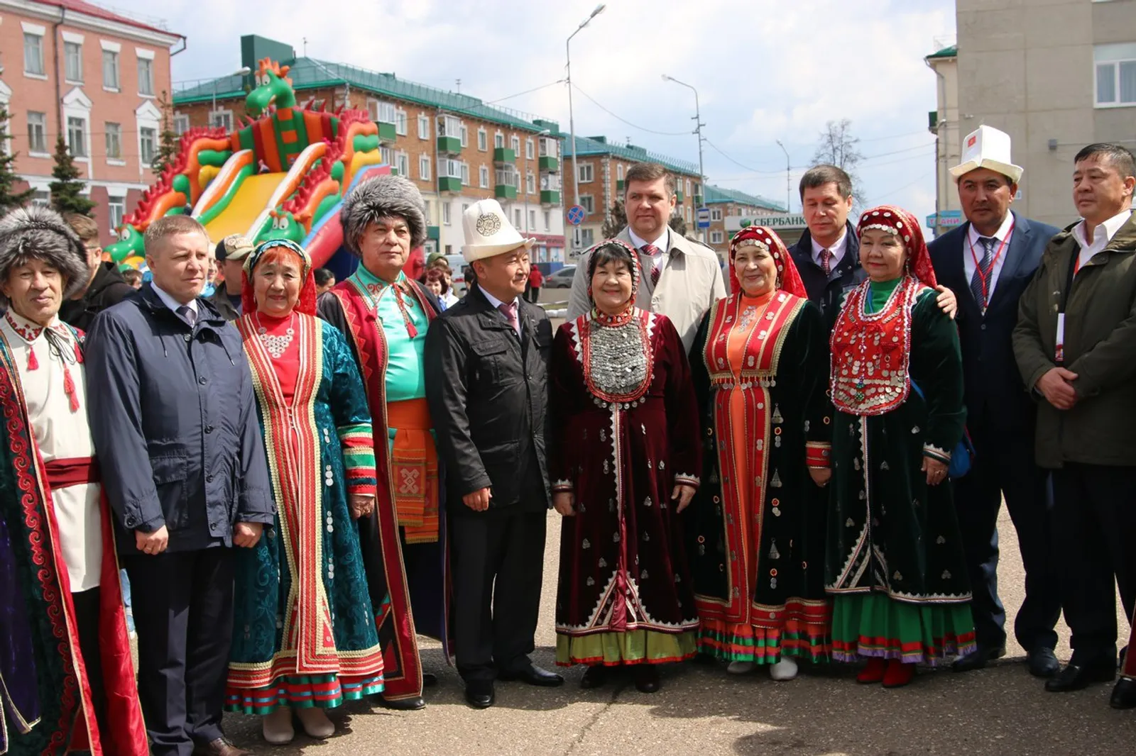 Күмертауға ҡырғыҙҙар килде