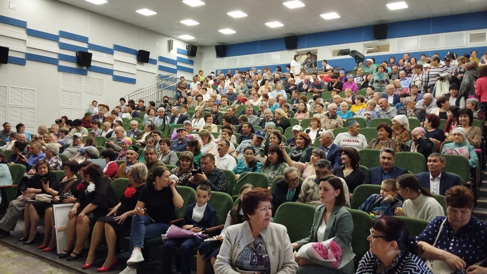 Баҫып торорға ла урын юҡ