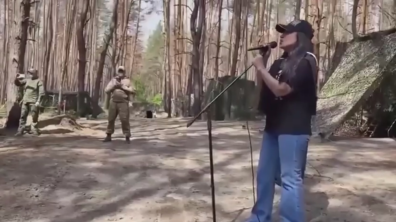 Популярная певица из Башкирии выступила перед бойцами в зоне СВО