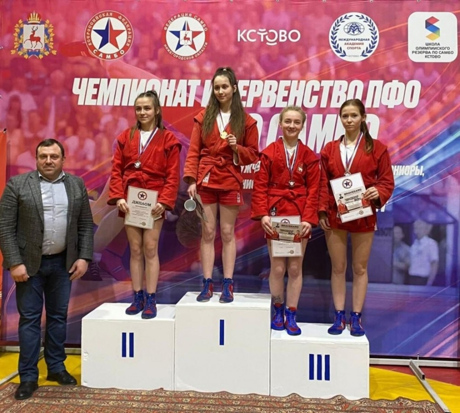 Самбисты из Башкирии завоевали 16 медалей чемпионата и первенства ПФО