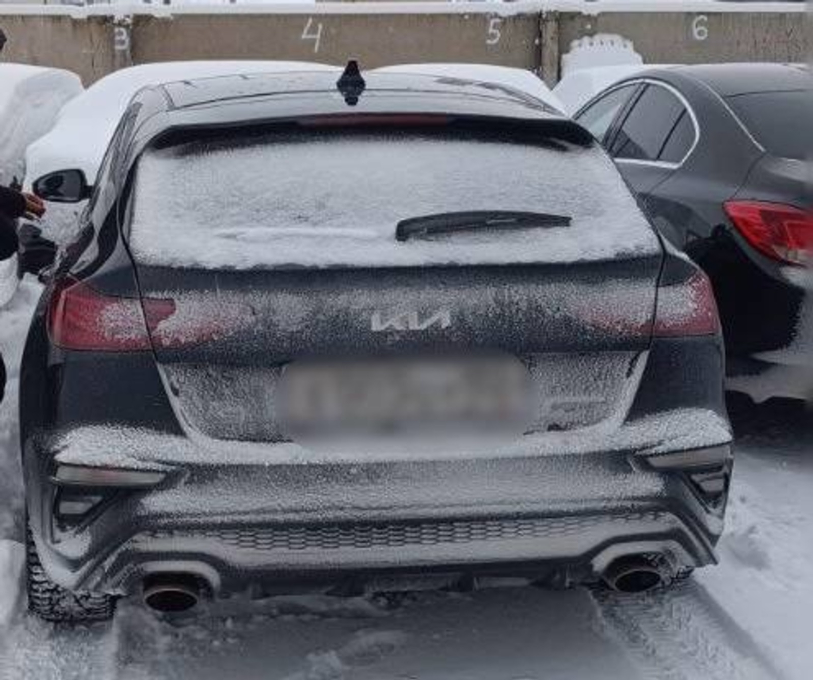 У бывшего замглавы района арестовали 13 квартир и 2 авто