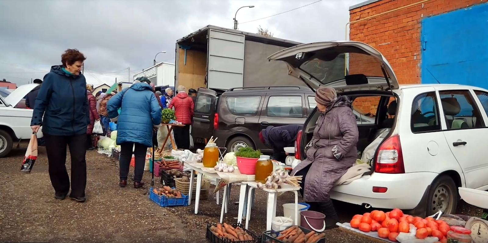 Деньги нужны, надо как-то жить