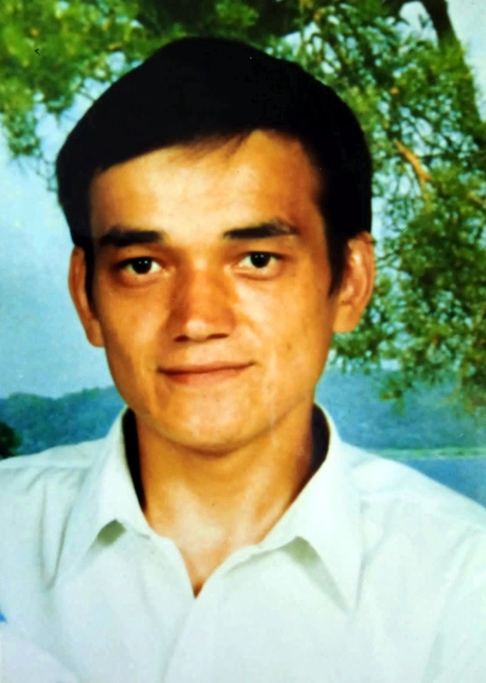 Был донъянан үҙе китһә лә, ерҙә уның изгелеге, нуры, ҡото ҡалды