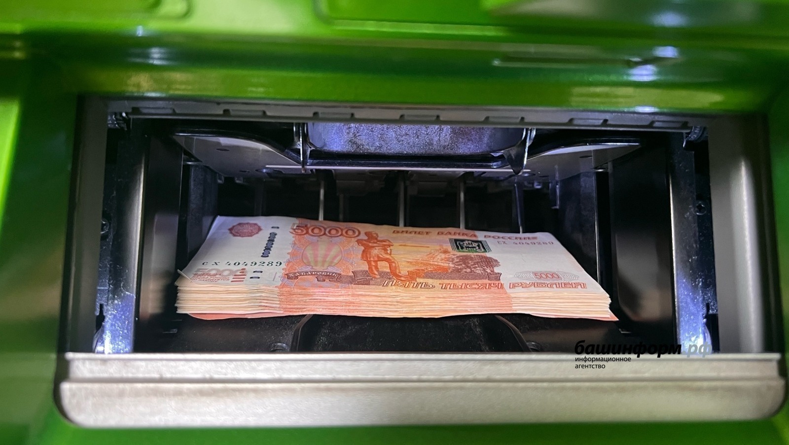 Мошенники забрали у мамы бойца СВО из Башкирии почти 8 млн рублей