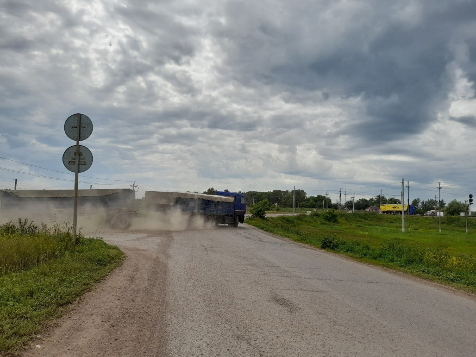 В Башкирии большегрузы разрушают дороги: 90% нарушителей уходят от наказания